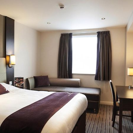Premier Inn London Greenford Kültér fotó