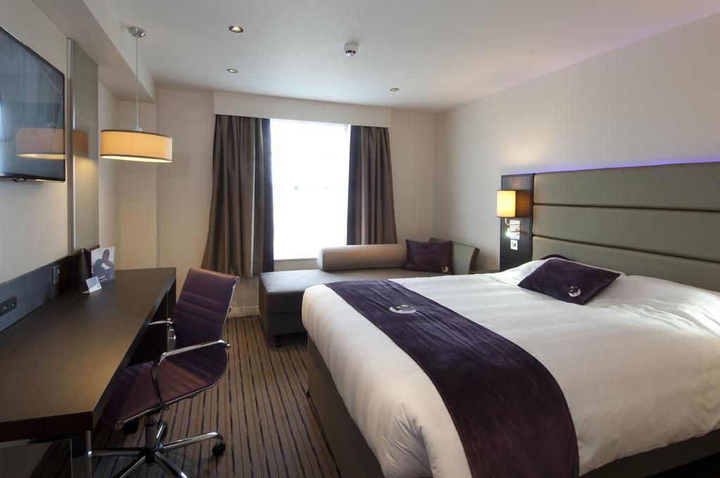 Premier Inn London Greenford Szoba fotó
