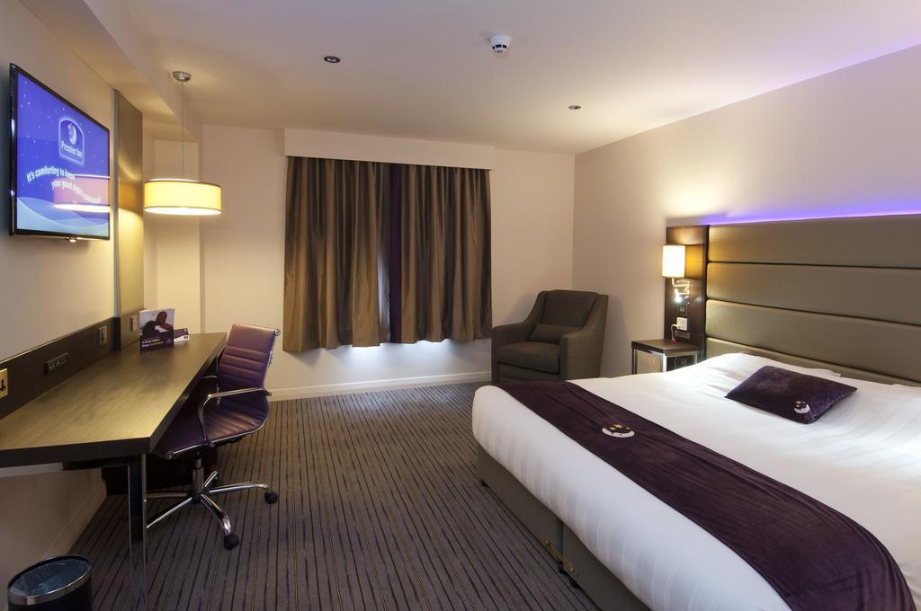 Premier Inn London Greenford Szoba fotó