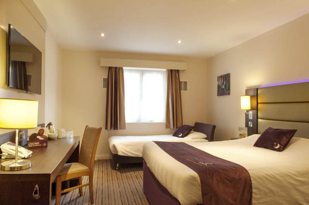 Premier Inn London Greenford Szoba fotó